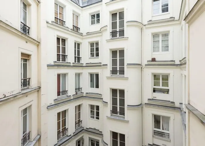 Apartment Bright Of 41m2 In The 10th -paris Paris
