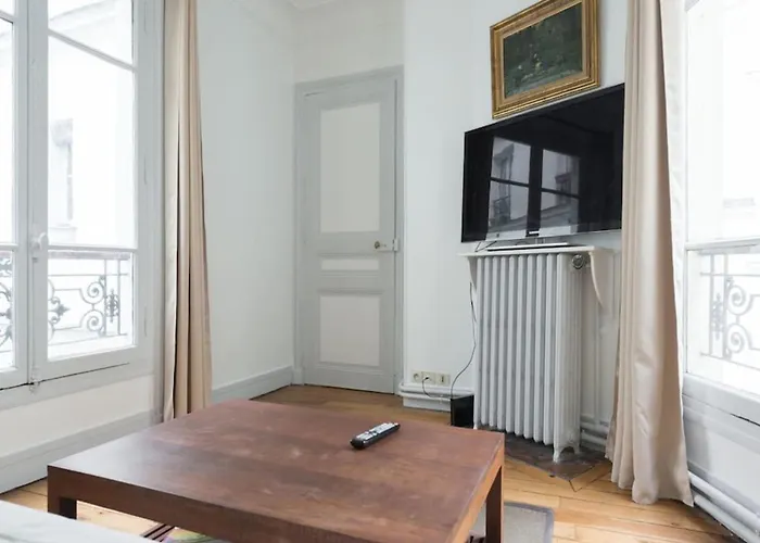 Bright Of 41m2 In The 10th -paris Apartment